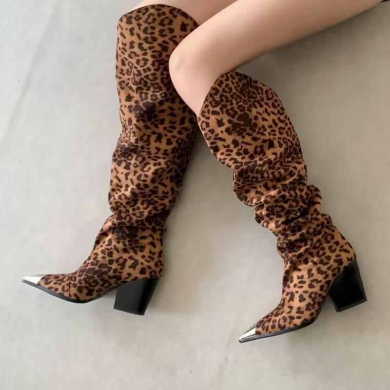 Botas de cano alto com estampa - Vintage Fashion Designer avaliação e preço